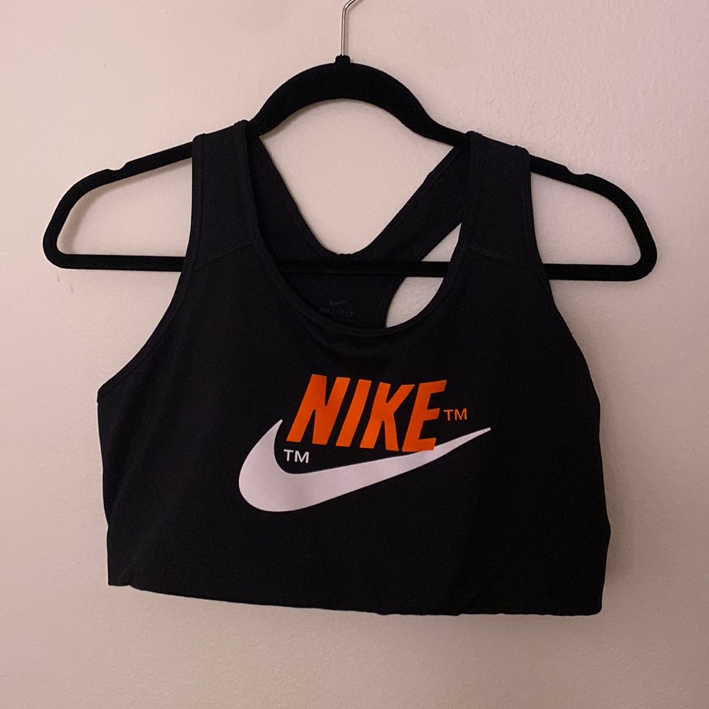 BLACK NIKE SPORTSBRA 1X